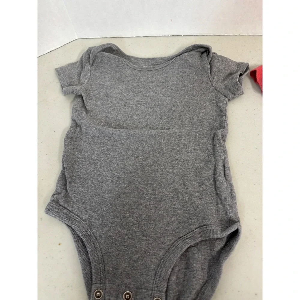 Carters Baby Boys 9M Bodysuit Set‎ 2PK Gray Solid Red Dinosaur Camping